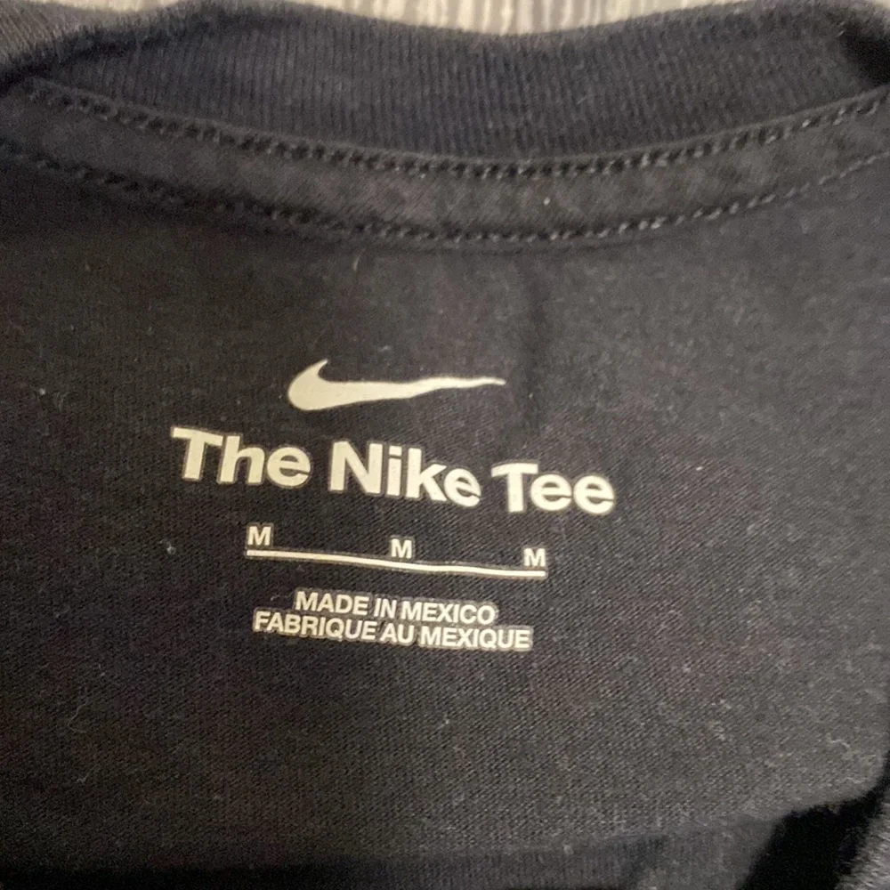 Sale Nike graphic logo size medium T-shirt just do it_9